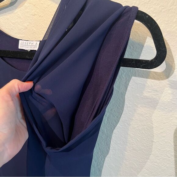 JOSEPH A. Navy blue top 🌺 excellent condition 🌺 medium - Picture 5 of 5